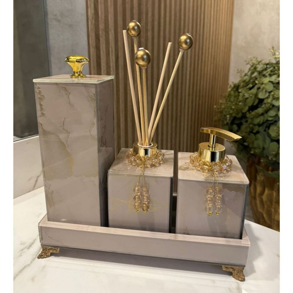 Kit Lavabo Mármore Fior com Porta Escova Grande Kit Lavabo Mármore Fior com Porta Escova Grande e Decoração Completa Bandeja 25x10 Artificio Lar Rose Rose A pronta entrega