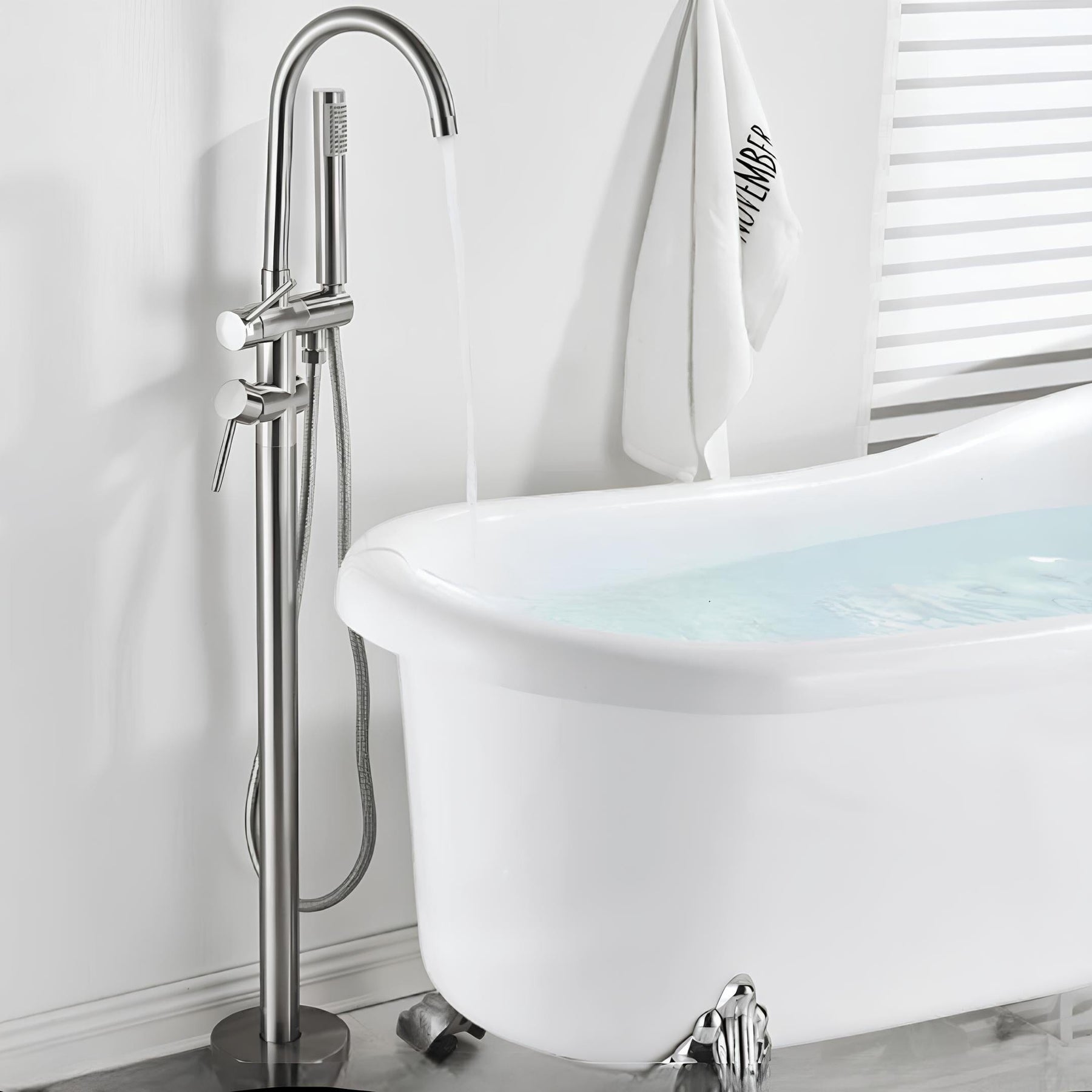 Torneira Banheiro Piso c/ Ducha Torneira Online Aço Escovado