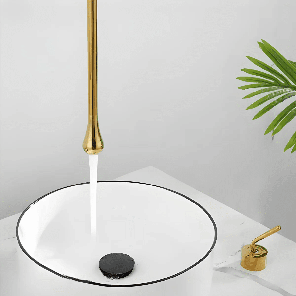 Torneira De Teto Para Lavatório E Banheiras Glass Torneira De Teto Para Lavatório E Banheiras Glass Artificio Lar Dourado Bancada