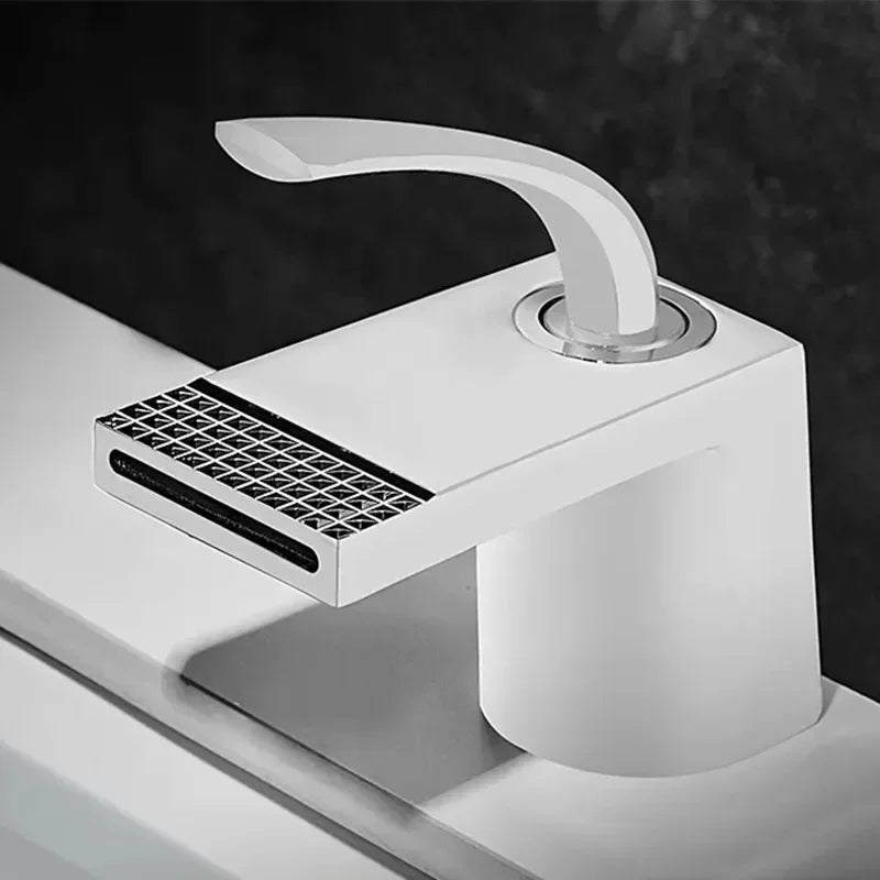 Torneira Luxo Tech Velore torneira banheiro Artificio Lar SLT179-Branco com Prata