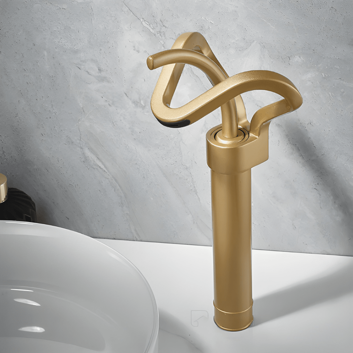Torneira Monocomando Banheiro Cascata Elegancy Torneira Monocomando Banheiro Cascata Elegancy Artificio Lar Dourado-Escovado/Alta