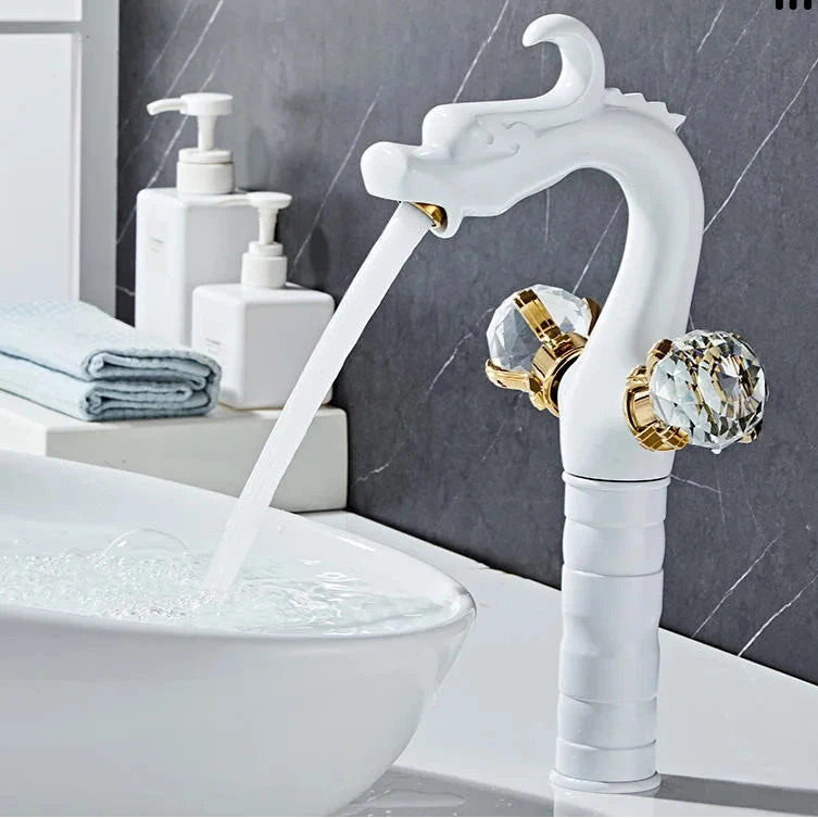 Torneira Para Banheiro de Bancada Dragon Luxury Torneira Para Banheiro de Bancada Dragon Luxury Artificio Lar Branco e Dourado Alta