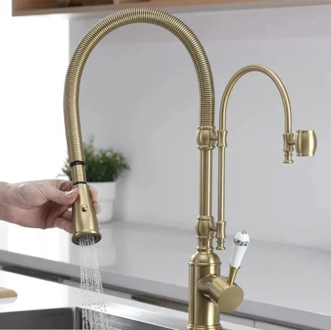 Torneira Para Cozinha Gourmet de Bancada A´qua Antique Torneira Para Cozinha de Bancada A´qua Antique Artificio Lar Brushed Gold