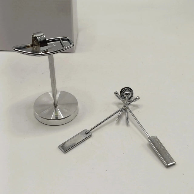 Escultura Cinética de Mesa Pescador Balanceador Equilux Escultura Cinética de Mesa Artificio Lar