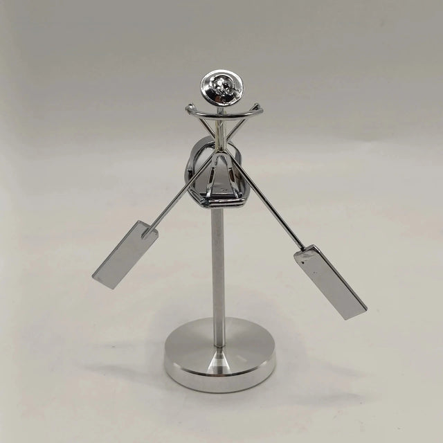 Escultura Cinética de Mesa Pescador Balanceador Equilux Escultura Cinética de Mesa Artificio Lar
