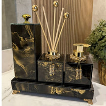 Kit Lavabo Mármore Fior com Porta Escova Grande Kit Lavabo Mármore Fior com Porta Escova Grande e Decoração Completa Bandeja 25x10 Artificio Lar Preto Dourado A pronta entrega 