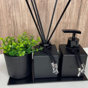 Kit Lavabo/Banheiro Preto - Trooth 4 Peças Bandeja + Pingente + Varetas Kit Lavabo/Banheiro Preto - Trooth 4 Peças Bandeja + Pingente + Varetas Artificio Lar 