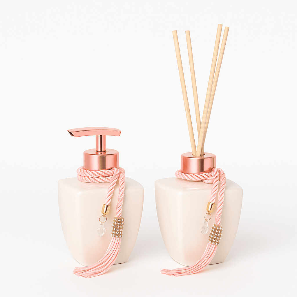 Kit Vidros Lavabo Branco Deluxe C/ Enfeite Difusor E Sabonete Kit Vidros Lavabo Branco Deluxe C/ Enfeite Difusor E Sabonete Artificio Lar Rose 