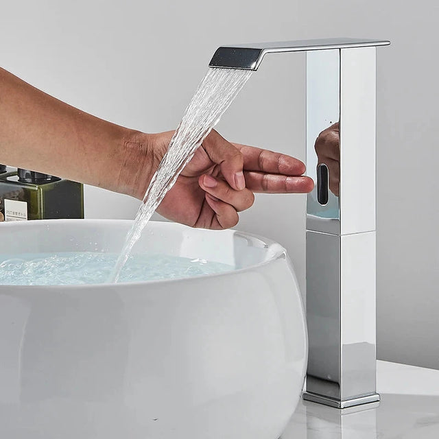 Torneira Automática Banheiro Com Sensor Lavatório Touch Clean Torneira Automática Banheiro Com Sensor Lavatório Touch Clean Artificio Lar