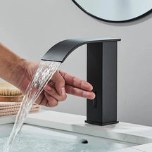 Torneira Automática Banheiro Com Sensor Lavatório Touch Clean Torneira Automática Banheiro Com Sensor Lavatório Touch Clean Artificio Lar Preto Baixa 