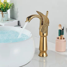 Torneira Cisne Dourada Monocomando Para Banheiro Lavabo torneira cisne monocomando banheiro Artificio Lar Dourada Alta 