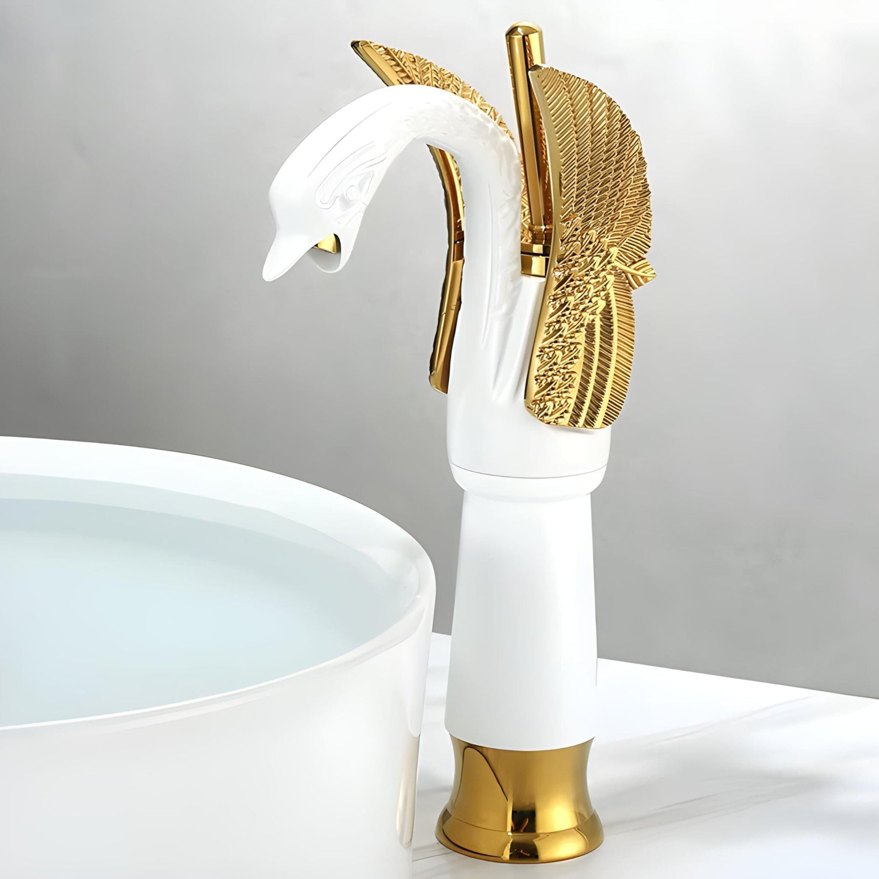 Torneira Cisne Dourada Monocomando Para Banheiro Lavabo torneira cisne monocomando banheiro Artificio Lar Dourada/Branco Alta 