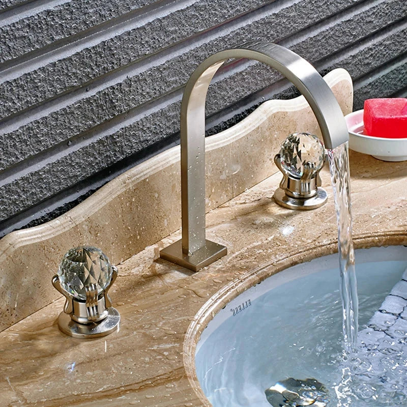 Torneira Duplo comando Banheiro Cristal Haalz - Sofisticação e Elegância Torneira Duplo comando Banheiro Cristal Haalz - Sofisticação e Elegância Artificio Lar Nikel Escovado 