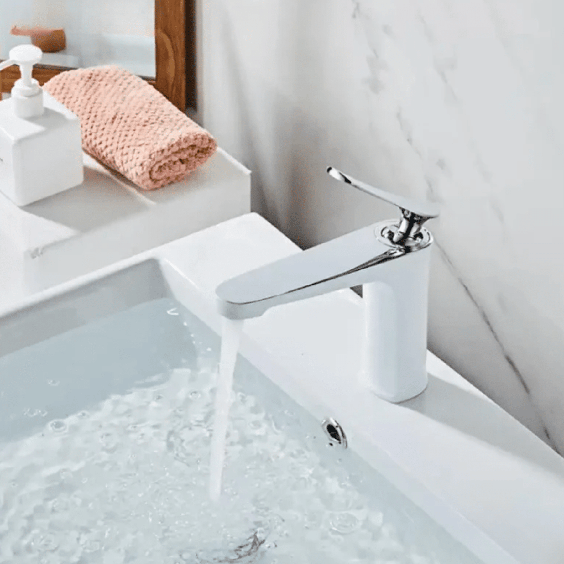 Torneira Misturadora Com Bico Arejador para banheiro Monocomando Glacy torneira para banheiro Artificio Lar Cromado c/ Branco 