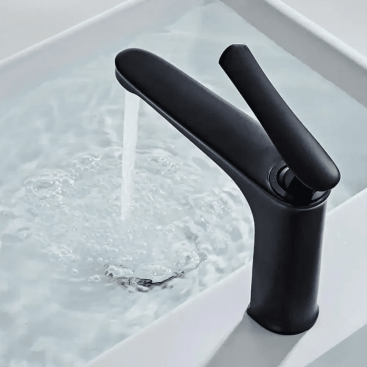 Torneira Misturadora Com Bico Arejador para banheiro Monocomando Glacy torneira para banheiro Artificio Lar Preto Fosco 