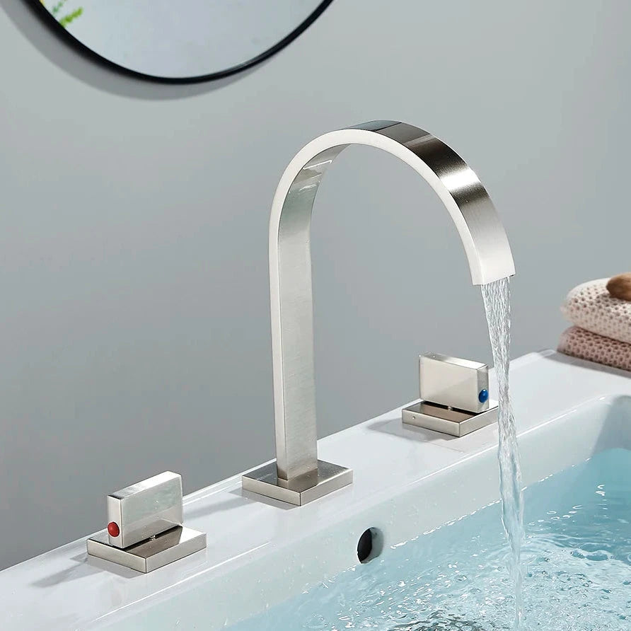 Torneira Moderna Duplo Comando Katos Lavatório 3 peças Misturador Torneira Moderna Duplo Comando Katos Lavatório 3 peças Misturador Artificio Lar Cromada Escovada A Pronta Entrega 