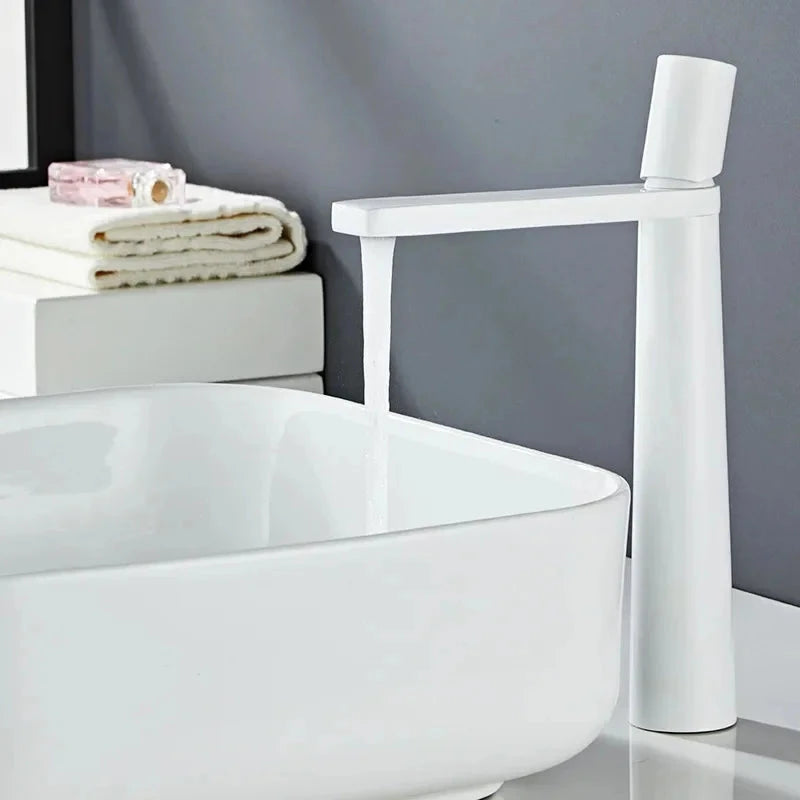 Torneira Moderna para Banheiro Monocomando Klepper Vita Torneira Moderna para Banheiro Monocomando Klepper Vita Artificio Lar Branco Alto 