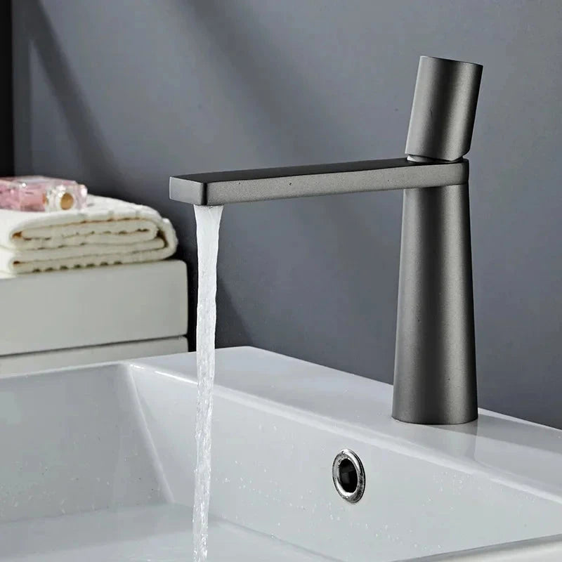 Torneira Moderna para Banheiro Monocomando Klepper Vita Torneira Moderna para Banheiro Monocomando Klepper Vita Artificio Lar Cinza Baixo 