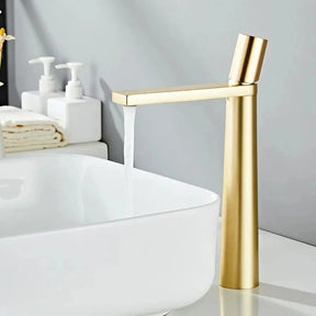 Torneira Moderna para Banheiro Monocomando Klepper Vita Torneira Moderna para Banheiro Monocomando Klepper Vita Artificio Lar Dourado Alto 