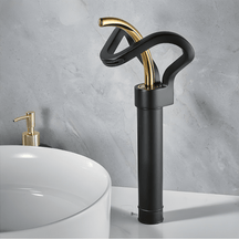 Torneira Monocomando Banheiro Cascata Elegancy Torneira Monocomando Banheiro Cascata Elegancy Artificio Lar Preto-Dourado/Alta 