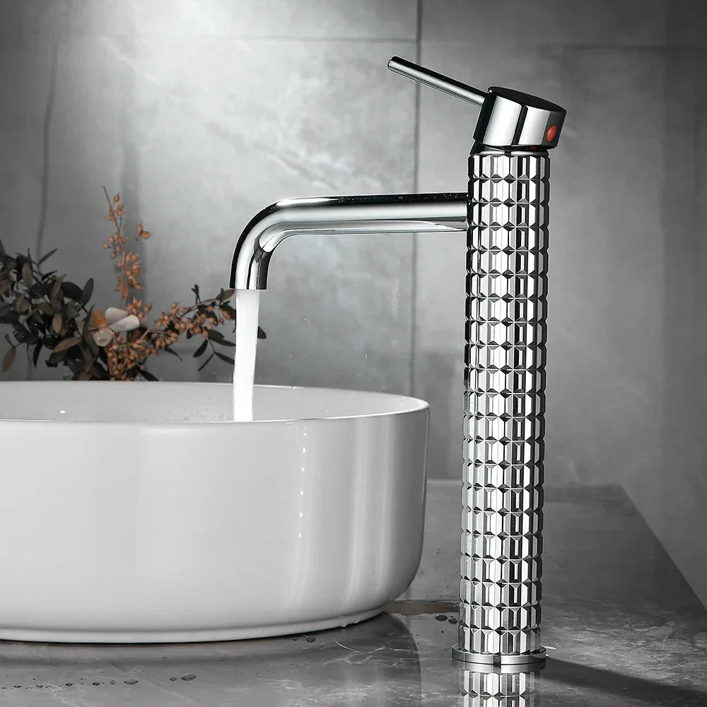 Torneira Monocomando Banheiro Lavatório Drumon Artificio Lar Torneira Monocomando Banheiro Lavatório Drumon Artificio Lar Artificio Lar Cromada - Alta 