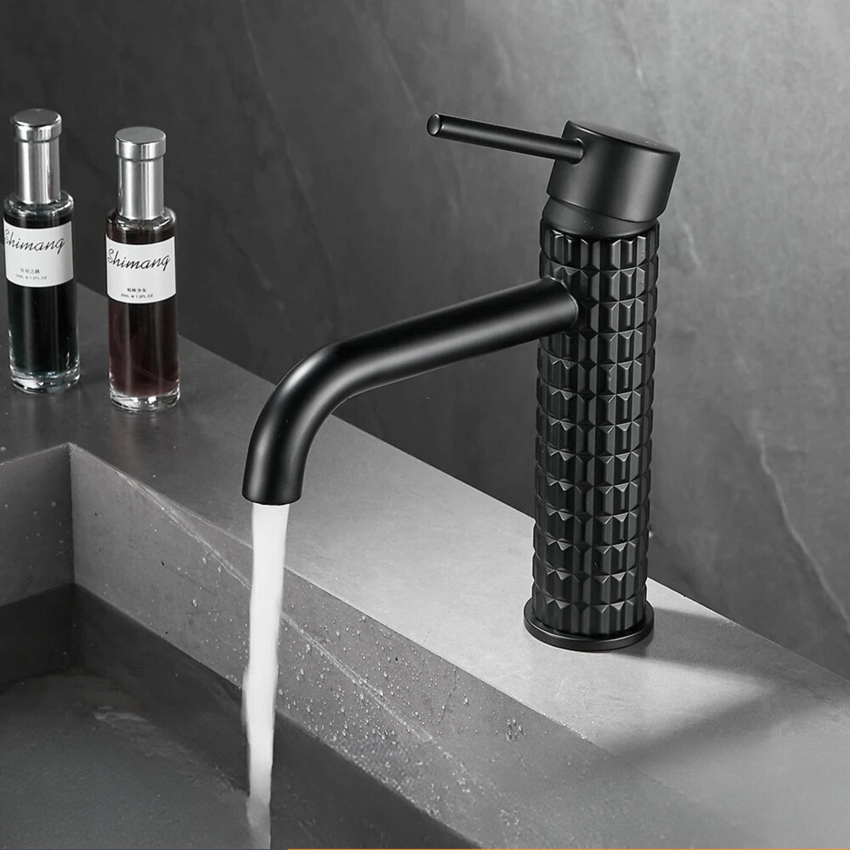 Torneira Monocomando Banheiro Lavatório Drumon Artificio Lar Torneira Monocomando Banheiro Lavatório Drumon Artificio Lar Artificio Lar Preto Fosco - Baixa 