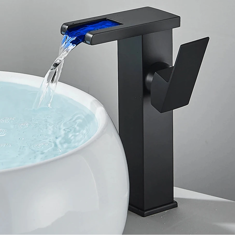 Torneira Para Banheiro Casacata LED Monocomando Meet Torneira Para Banheiro Casacata LED Monocomando Meet Artificio Lar 