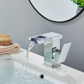 Torneira Para Banheiro Casacata LED Monocomando Meet Torneira Para Banheiro Casacata LED Monocomando Meet Artificio Lar Cromado Baixo 