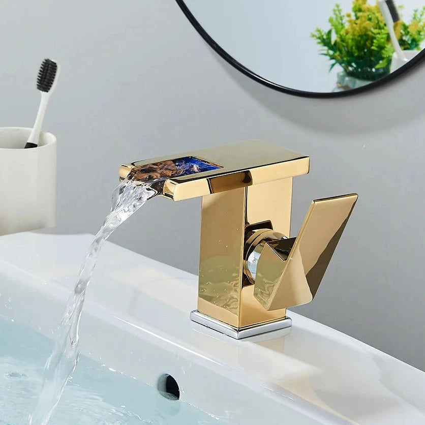 Torneira Para Banheiro Casacata LED Monocomando Meet Torneira Para Banheiro Casacata LED Monocomando Meet Artificio Lar Dourado e Cromado Baixo 