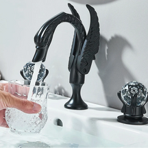 Torneira Para Banheiro de Bancada Cisne Globy Torneira Para Banheiro de Bancada Cisne Premium Artificio Lar Preto 