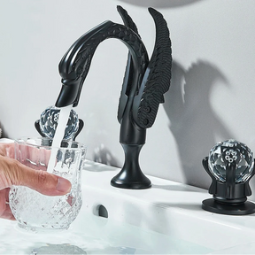 Torneira Para Banheiro de Bancada Cisne Globy Torneira Para Banheiro de Bancada Cisne Premium Artificio Lar Preto 