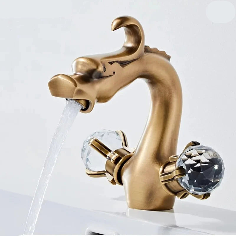 Torneira Para Banheiro de Bancada Dragon Luxury Torneira Para Banheiro de Bancada Dragon Luxury Artificio Lar Dourado Old Curto 