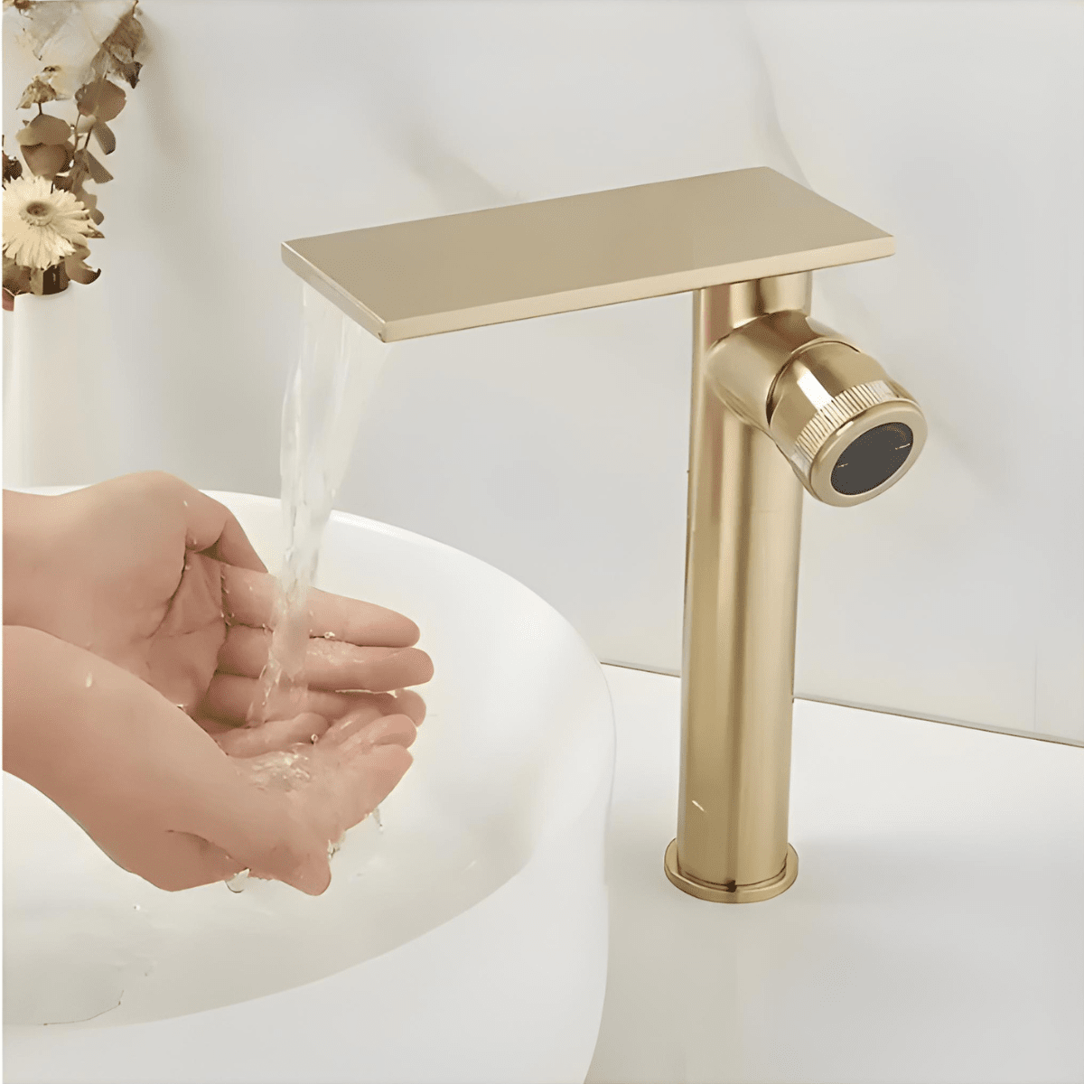 Torneira Para Banheiro Monocomando Cascata Empiry torneira para banheiro Artificio Lar Dourado Escovado/Alta 