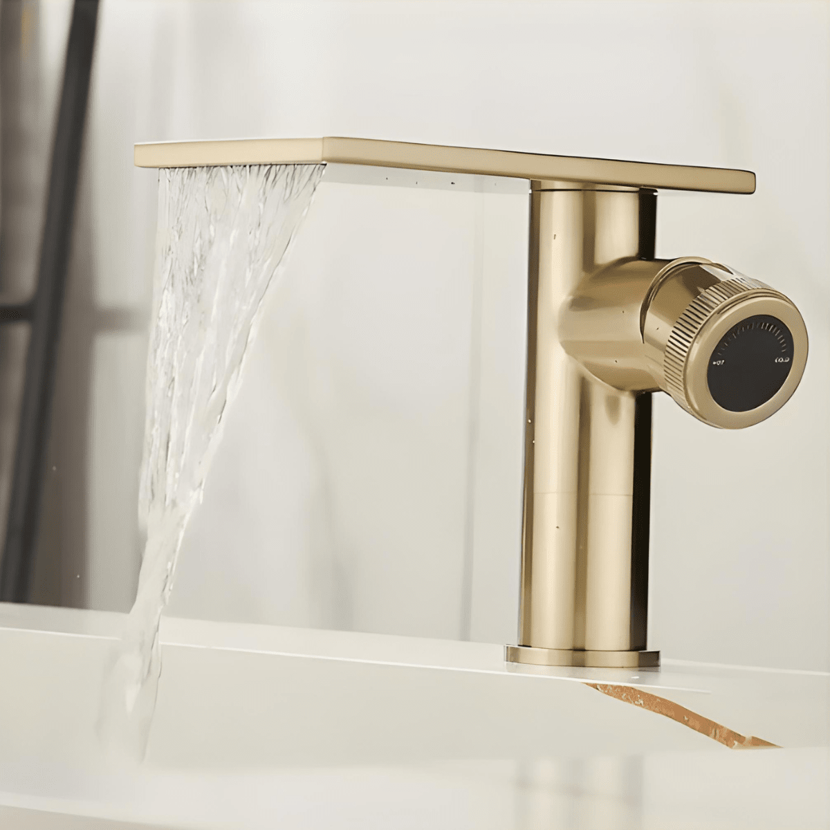 Torneira Para Banheiro Monocomando Cascata Empiry torneira para banheiro Artificio Lar Dourado Escovado/Baixa 